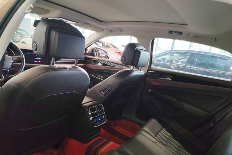 Used Volkswagen Passat 2020 330TSI Luxury Edition China VI Headliner