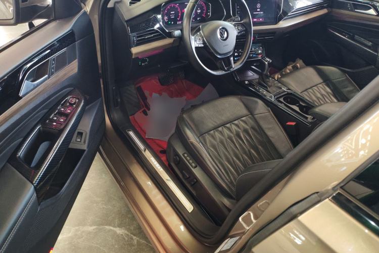 Used Volkswagen Passat 2020 330TSI Luxury Edition China VI Interior 3