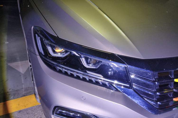 Used Volkswagen Passat 2020 330TSI Luxury Edition China VI Right Front Headlight