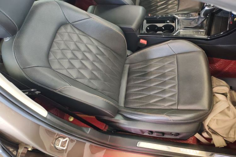 Used Volkswagen Passat 2020 330TSI Luxury Edition China VI Right Front Seat