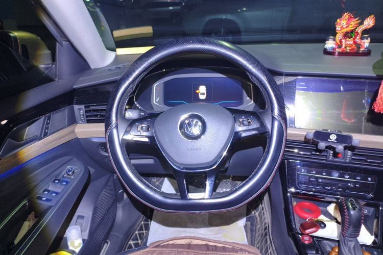 Used Volkswagen Passat 2020 330TSI Luxury Edition China VI Steering Wheel