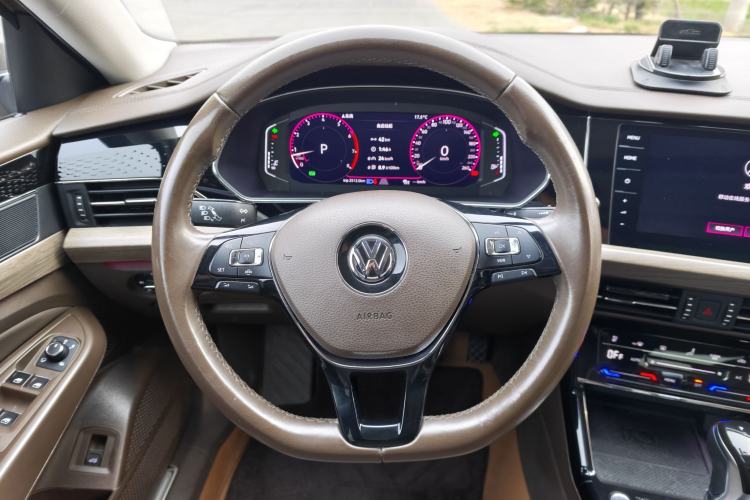 Used Volkswagen Passat 2020 330TSI Luxury Edition China VI Steering Wheel