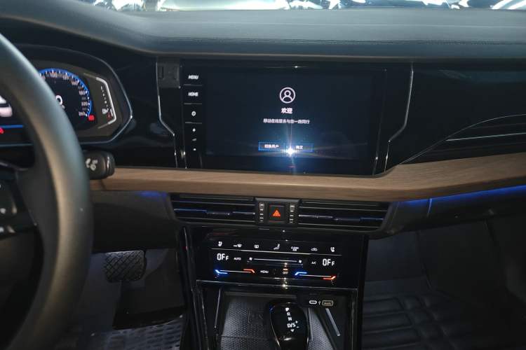 Used Volkswagen Passat 2020 330TSI Luxury Edition China VI Audio And AC Panel