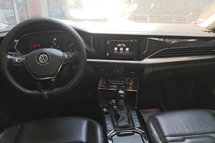 Used Volkswagen Passat 2020 330TSI Elite Edition China VI Center Console
