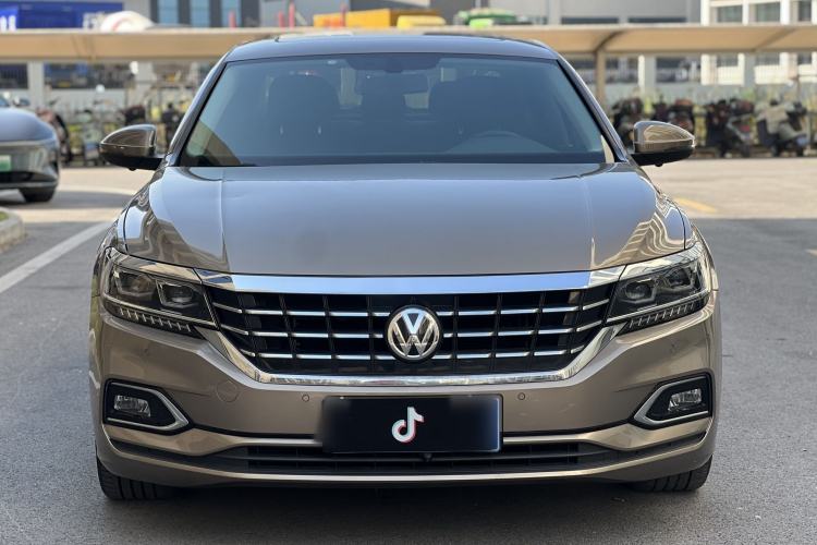 Used Volkswagen Passat 2020 330TSI Luxury Edition China VI Exterior 1