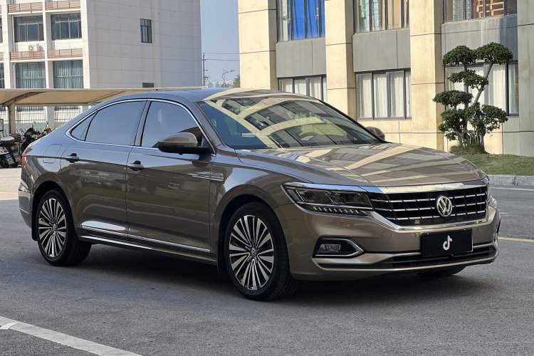 Used Volkswagen Passat 2020 330TSI Luxury Edition China VI Exterior 2