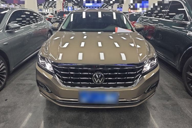 Used Volkswagen Passat 2020 Revised Version 330TSI Luxury Edition China VI Standard Front