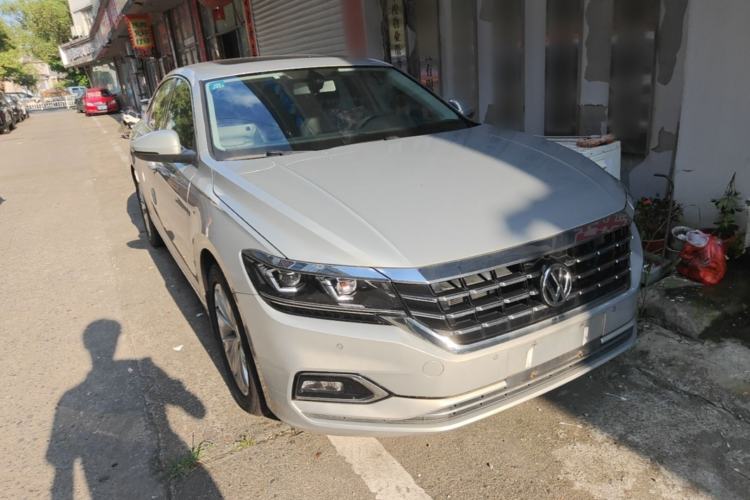Used Volkswagen Passat 2020 330TSI Elite Edition China VI Front Right 45 Deg