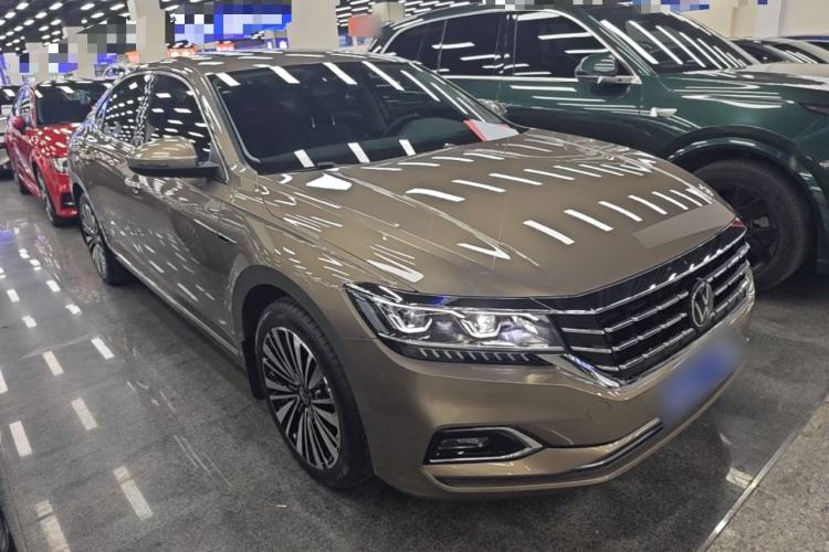 Used Volkswagen Passat 2020 Revised Version 330TSI Luxury Edition China VI Standard Front Right 45 Deg