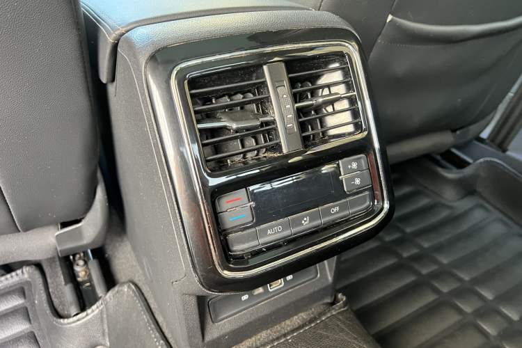 Used Volkswagen Passat 2020 330TSI Luxury Edition China VI Interior 10