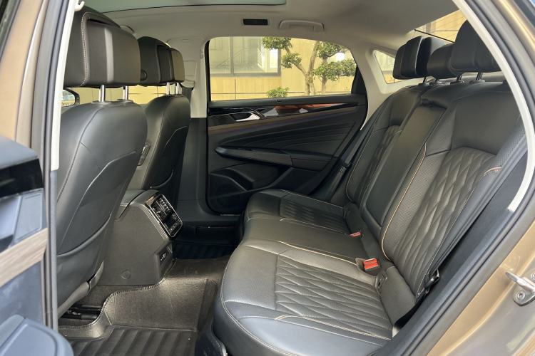 Used Volkswagen Passat 2020 330TSI Luxury Edition China VI Interior 6