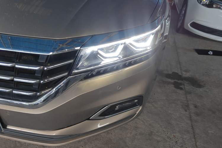 Used Volkswagen Passat 2020 330TSI Luxury Edition China VI Left Front Headlight