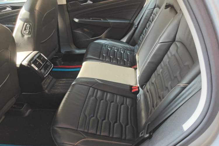 Used Volkswagen Passat 2020 330TSI Elite Edition China VI Left Rear Seat
