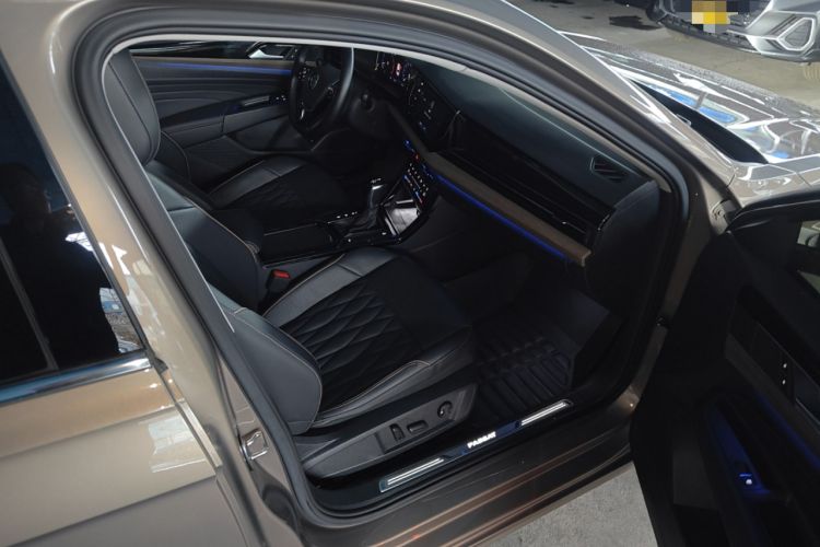Used Volkswagen Passat 2020 330TSI Luxury Edition China VI Right Front Seat
