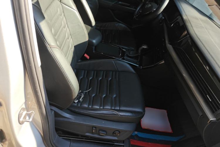 Used Volkswagen Passat 2020 330TSI Elite Edition China VI Right Front Seat