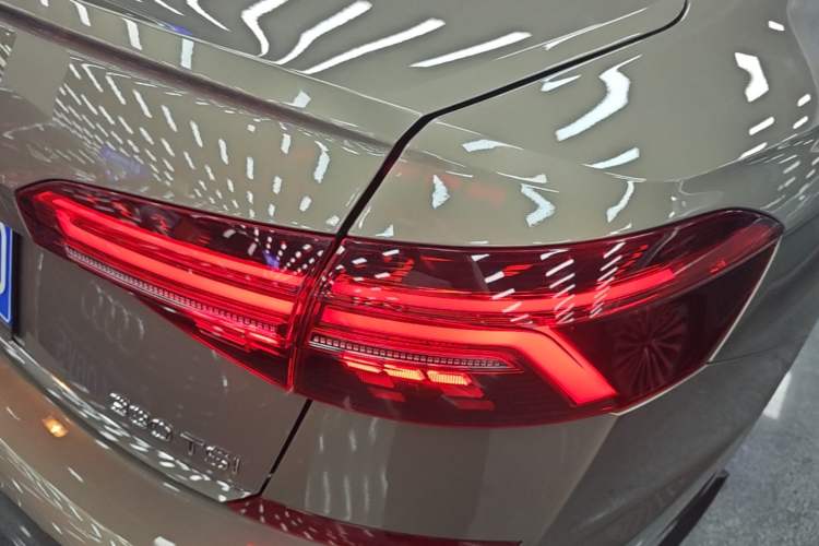 Used Volkswagen Passat 2020 Revised Version 330TSI Luxury Edition China VI Standard Right Rear Taillight