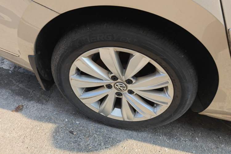 Used Volkswagen Passat 2020 330TSI Elite Edition China VI Right Rear Wheel Hub