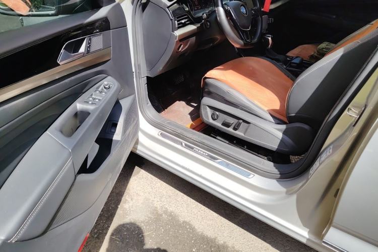 Used Volkswagen Passat 2020 330TSI Elite Edition China VI Driver Seat