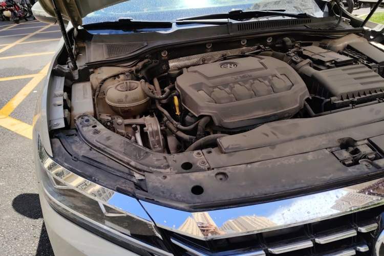Used Volkswagen Passat 2020 330TSI Elite Edition China VI Engine Bay Right