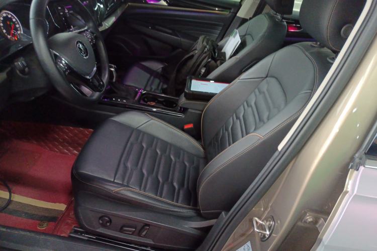 Used Volkswagen Passat 2020 Facelift 330TSI Elite Edition China VI Standard Left Front Seat