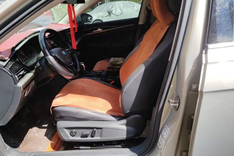 Used Volkswagen Passat 2020 330TSI Elite Edition China VI Left Front Seat