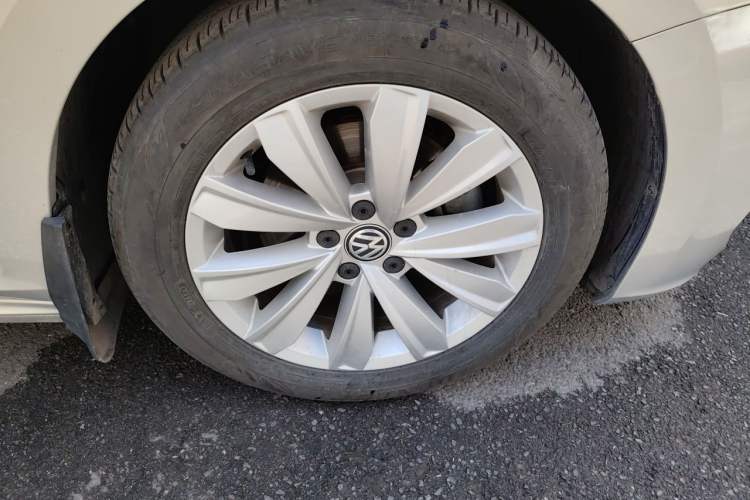 Used Volkswagen Passat 2020 330TSI Elite Edition China VI Right Front Wheel Hub
