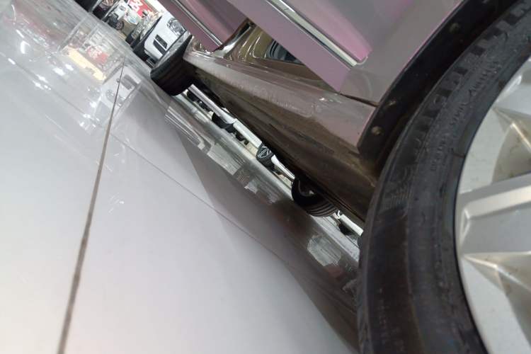 Used Volkswagen Passat 2020 Facelift 330TSI Elite Edition China VI Standard Right Side Sill