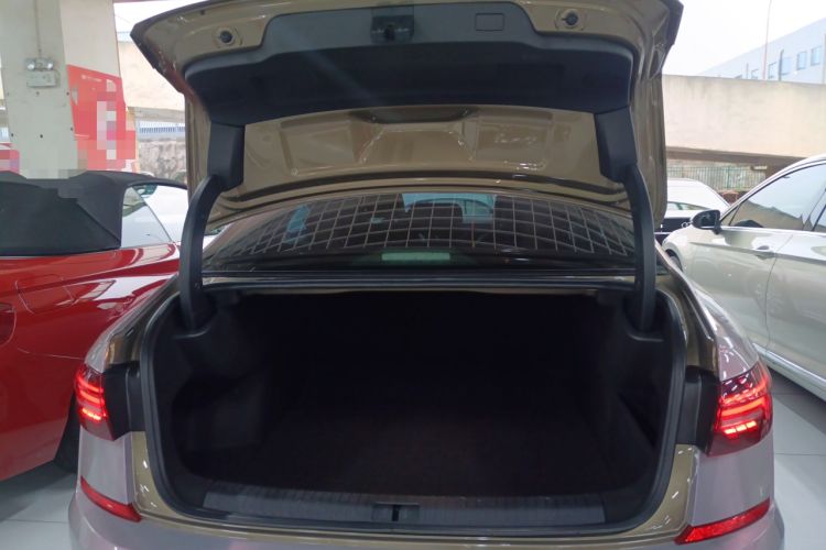 Used Volkswagen Passat 2020 Facelift 330TSI Elite Edition China VI Standard Trunk
