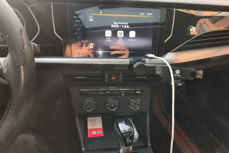 Used Volkswagen Passat 2020 280TSI Business Edition China VI Standard Audio And AC Panel