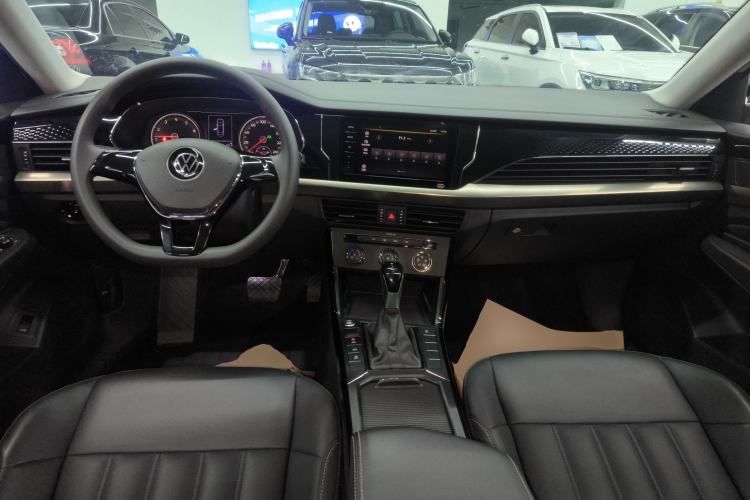 Used Volkswagen Passat 2020 Revised Version 280TSI Business Edition China VI Standard Center Console