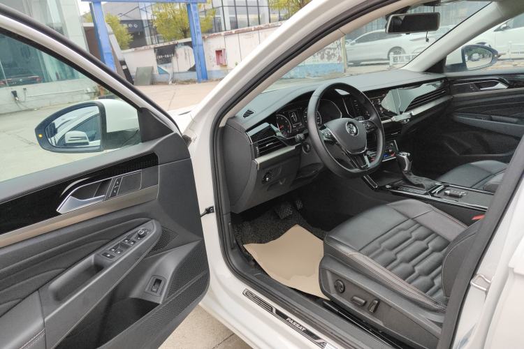 Used Volkswagen Passat 2020 330TSI Elite Edition China VI Driver Seat