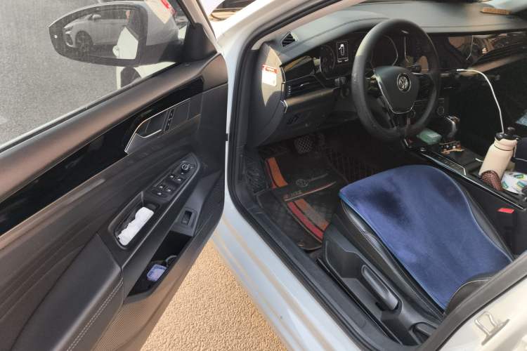 Used Volkswagen Passat 2020 280TSI Business Edition China VI Standard Driver Seat