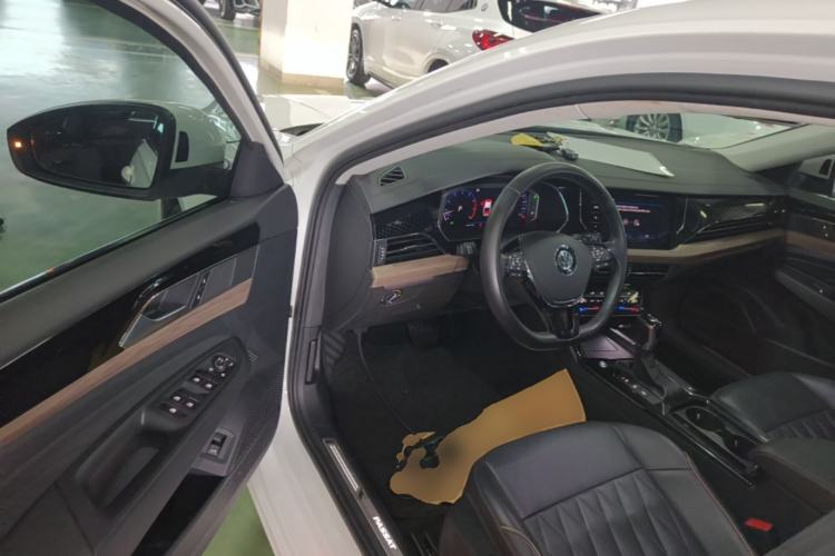 Used Volkswagen Passat 2020 330TSI Luxury Edition China VI Driver Seat