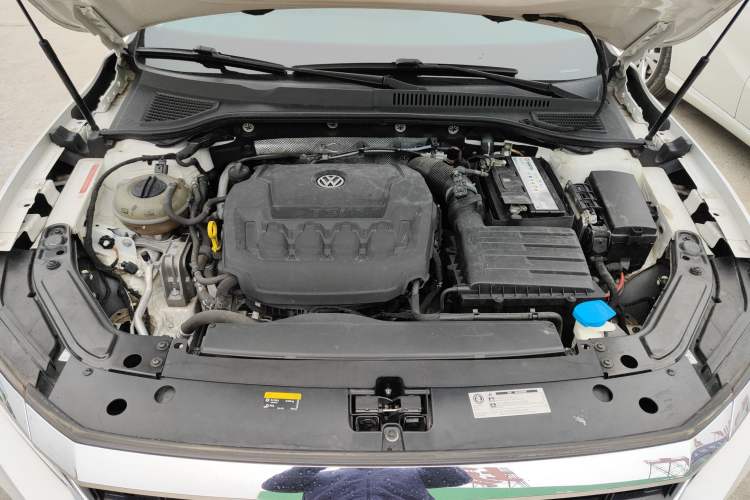 Used Volkswagen Passat 2020 330TSI Elite Edition China VI Engine Bay