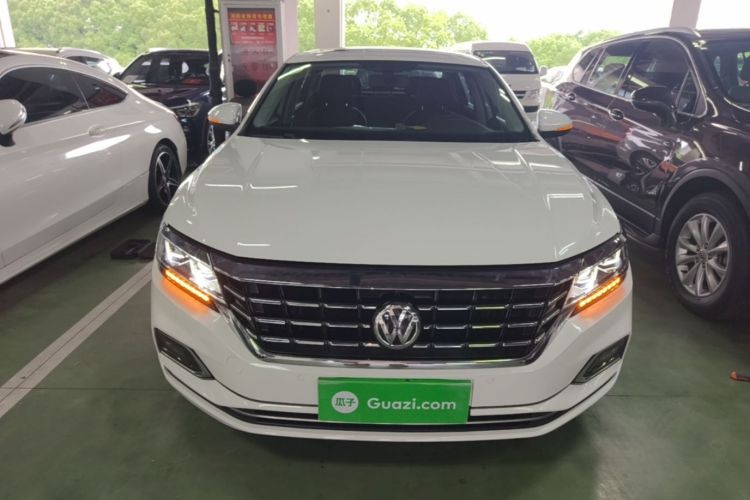 Used Volkswagen Passat 2020 330TSI Luxury Edition China VI Front