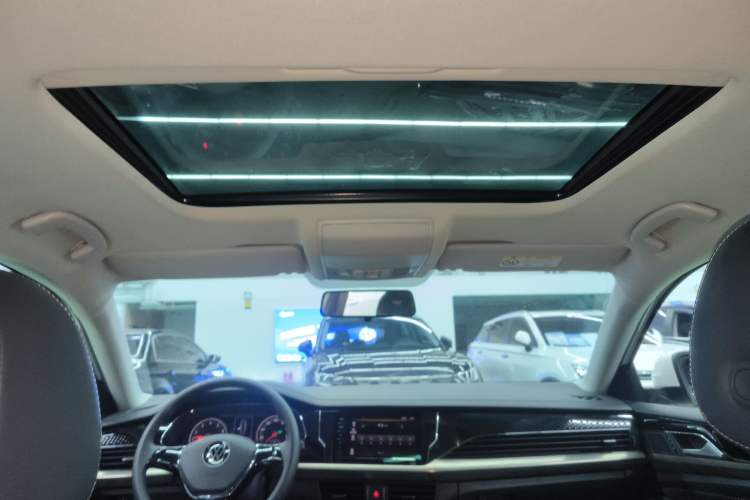 Used Volkswagen Passat 2020 Revised Version 280TSI Business Edition China VI Standard Headliner