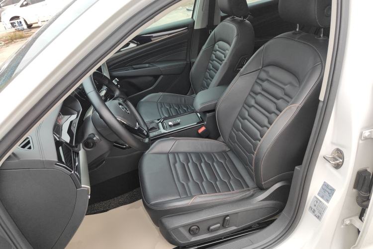 Used Volkswagen Passat 2020 330TSI Elite Edition China VI Left Front Seat