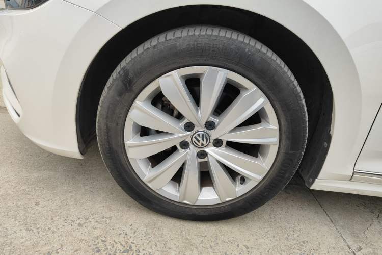 Used Volkswagen Passat 2020 330TSI Elite Edition China VI Left Front Wheel Hub