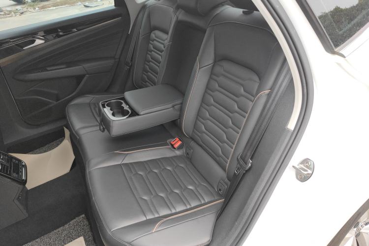 Used Volkswagen Passat 2020 330TSI Elite Edition China VI Left Rear Seat