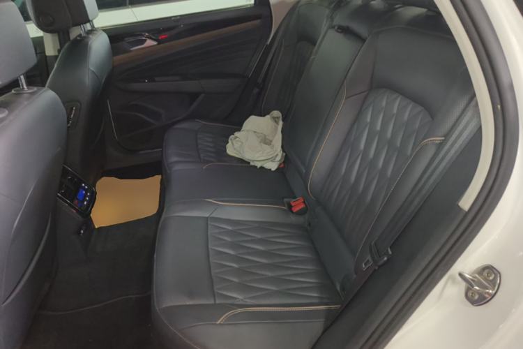 Used Volkswagen Passat 2020 330TSI Luxury Edition China VI Left Rear Seat