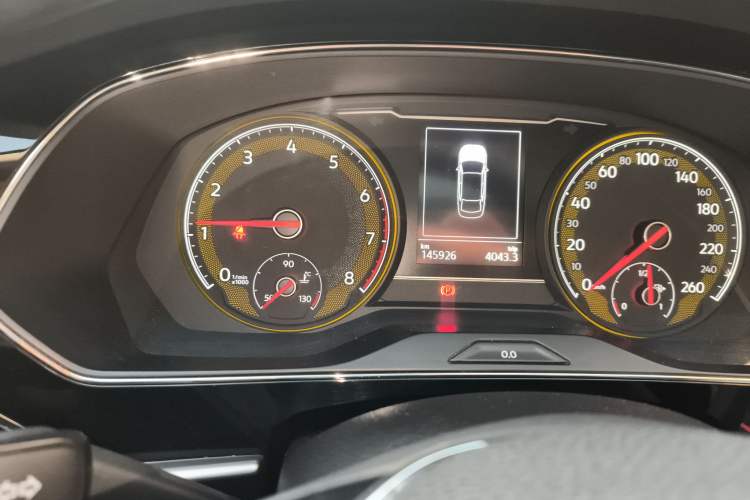 Used Volkswagen Passat 2020 280TSI Business Edition China VI Standard Odometer Close Up