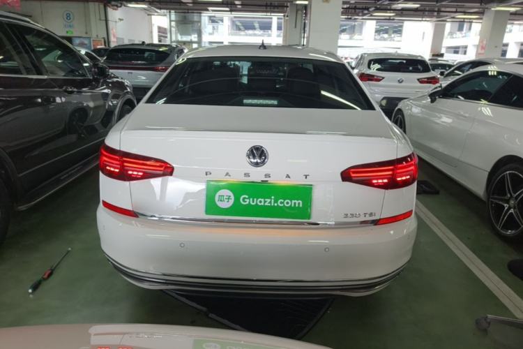 Used Volkswagen Passat 2020 330TSI Luxury Edition China VI Rear