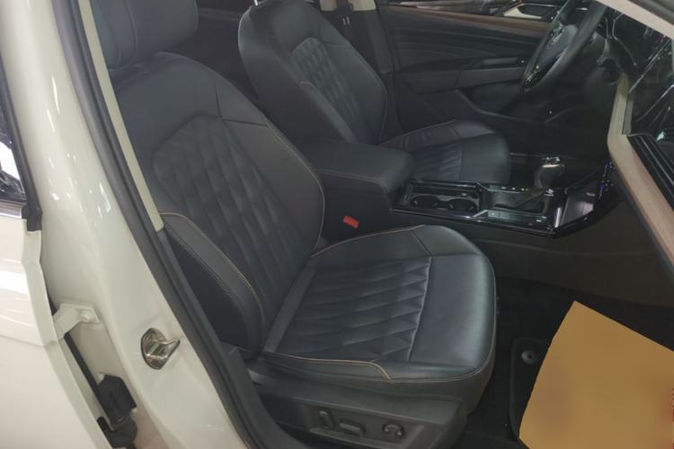 Used Volkswagen Passat 2020 330TSI Luxury Edition China VI Right Front Seat