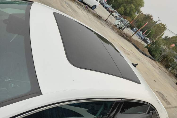 Used Volkswagen Passat 2020 330TSI Elite Edition China VI Roof