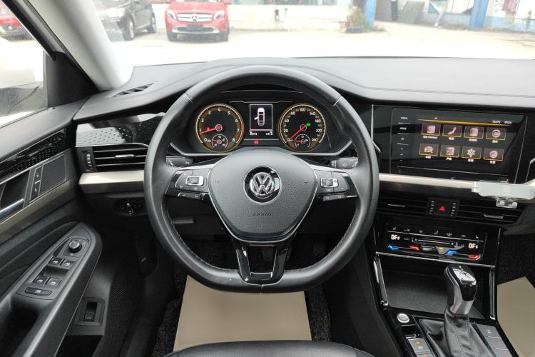 Used Volkswagen Passat 2020 330TSI Elite Edition China VI Steering Wheel