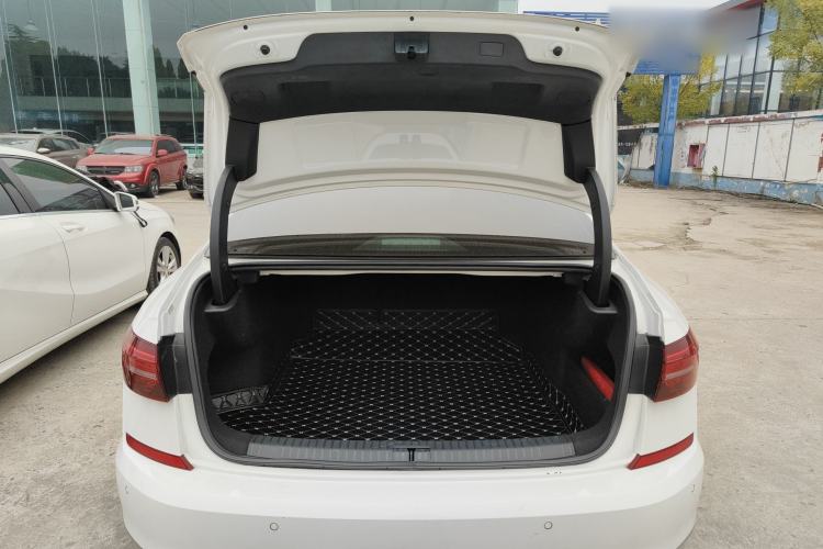 Used Volkswagen Passat 2020 330TSI Elite Edition China VI Trunk