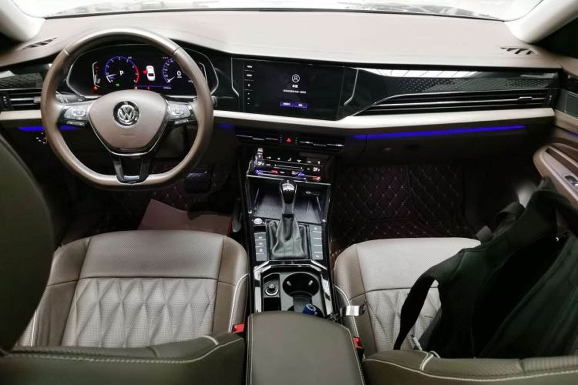 Used Volkswagen Passat 2020 330TSI Luxury Edition China VI Center Console