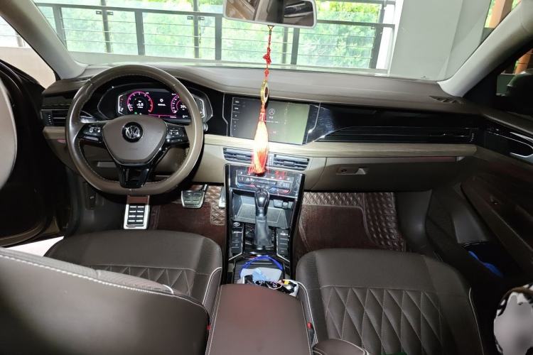 Used Volkswagen Passat 2020 330TSI Luxury Edition China VI Center Console