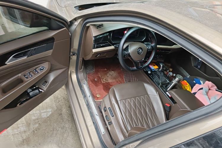 Used Volkswagen Passat 2020 330TSI Luxury Edition China VI Driver Seat
