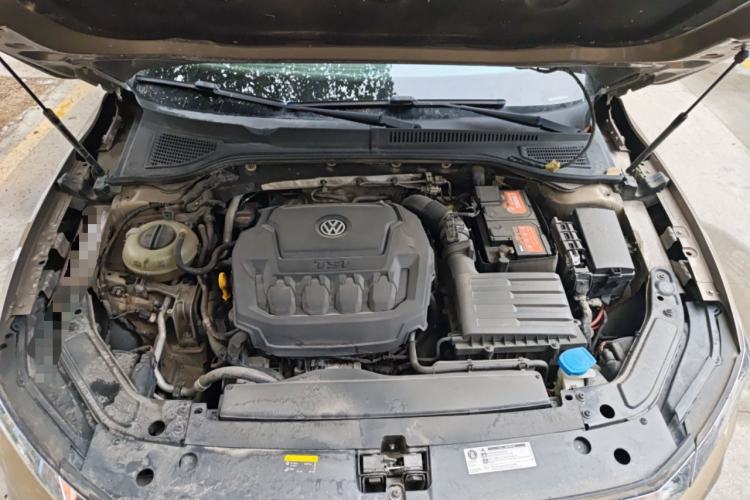 Used Volkswagen Passat 2020 330TSI Luxury Edition China VI Engine Bay